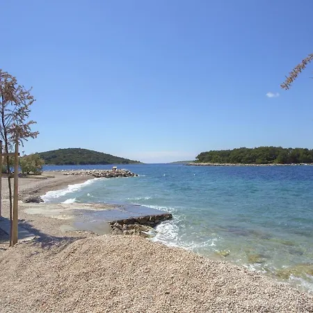 Apartment By The Sea Maslinica, Solta - 776 Grohote