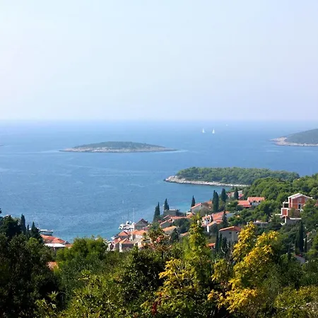 Apartment By The Sea Maslinica, Solta - 776 *