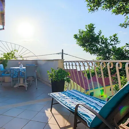 Apartment By The Sea Maslinica, Solta - 776 Grohote