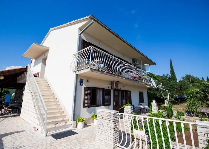 Apartman By The Sea Maslinica, Solta - 776 *