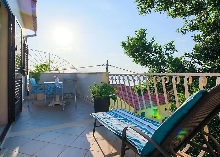 Apartman By The Sea Maslinica, Solta - 776 Grohote